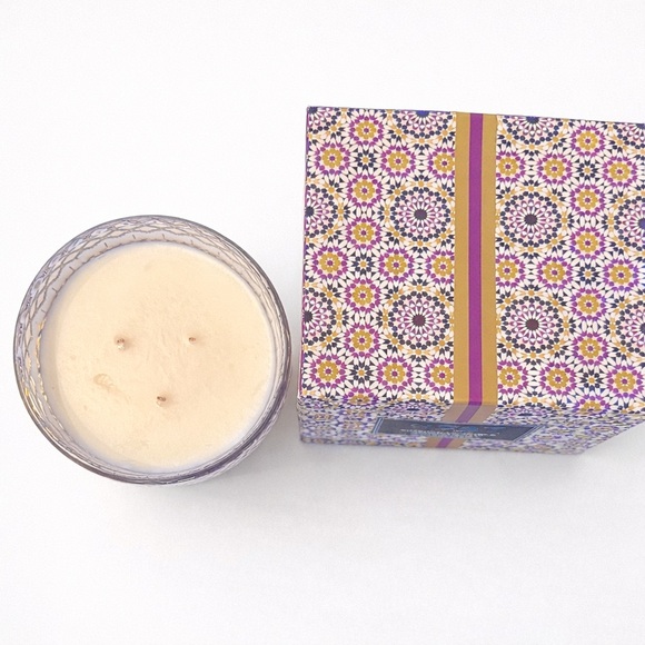 NEST Fragrances Moroccan Amber Candle - Purple and Gold Pattern - Picture 4 of 5